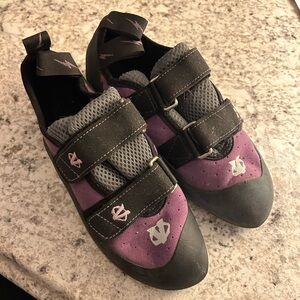 Women’s Rock Climbing Shoe